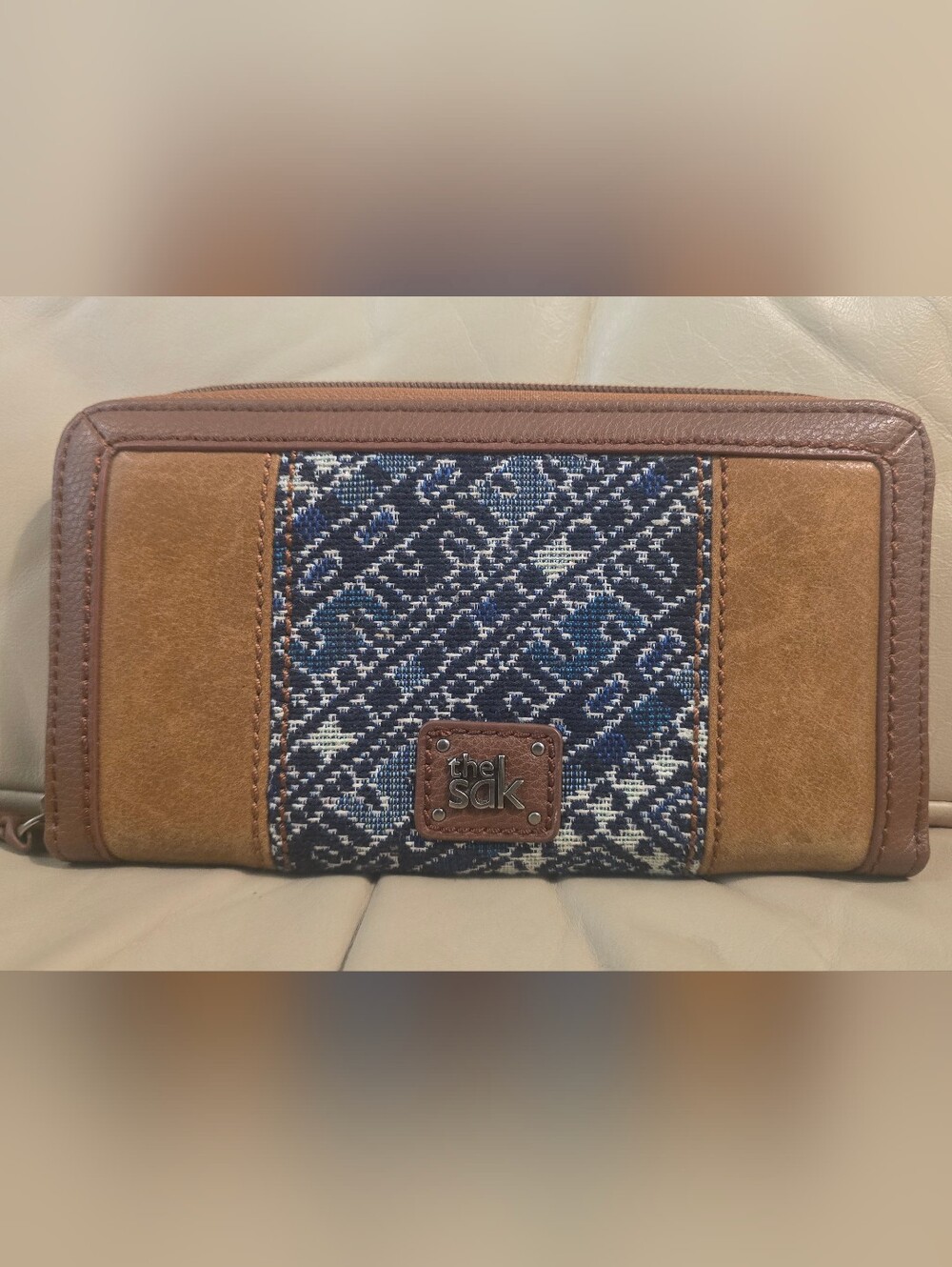 The Sak Brown Leather Zip-around Wallet Woven Blue Pattern Boho